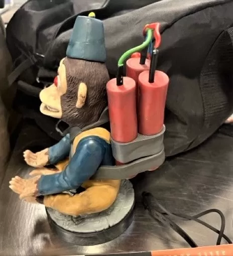 TSA предостерегает от полета с Call of Duty Zombies Monkey Bomb Figurine